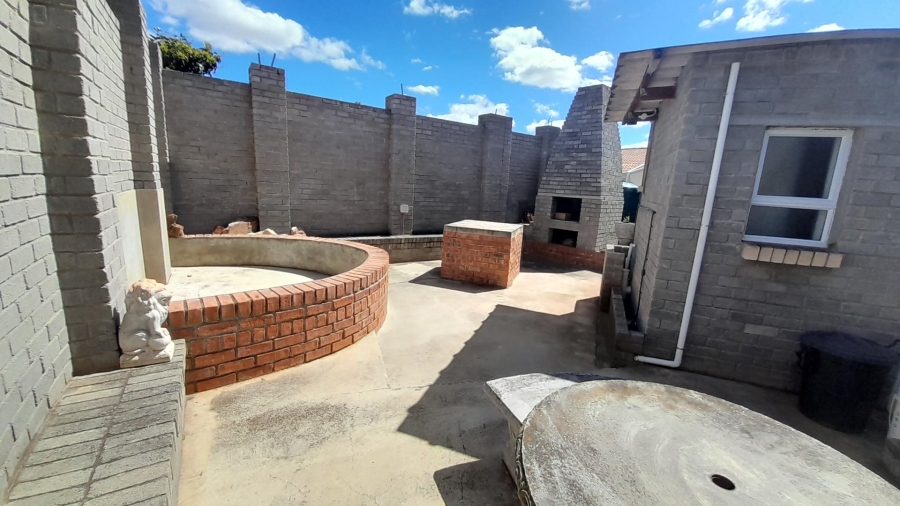 3 Bedroom Property for Sale in Campher Park Eastern Cape